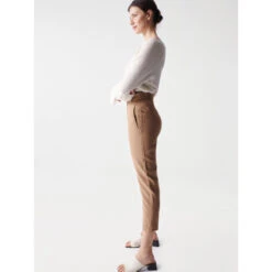 Pantalon Chino Cropped Slim Taille Haute Marron Femme - Salsa -ONLY || Vero Moda Soldes Boutique pantalon chino cropped slim taille haute marron femme salsa 2